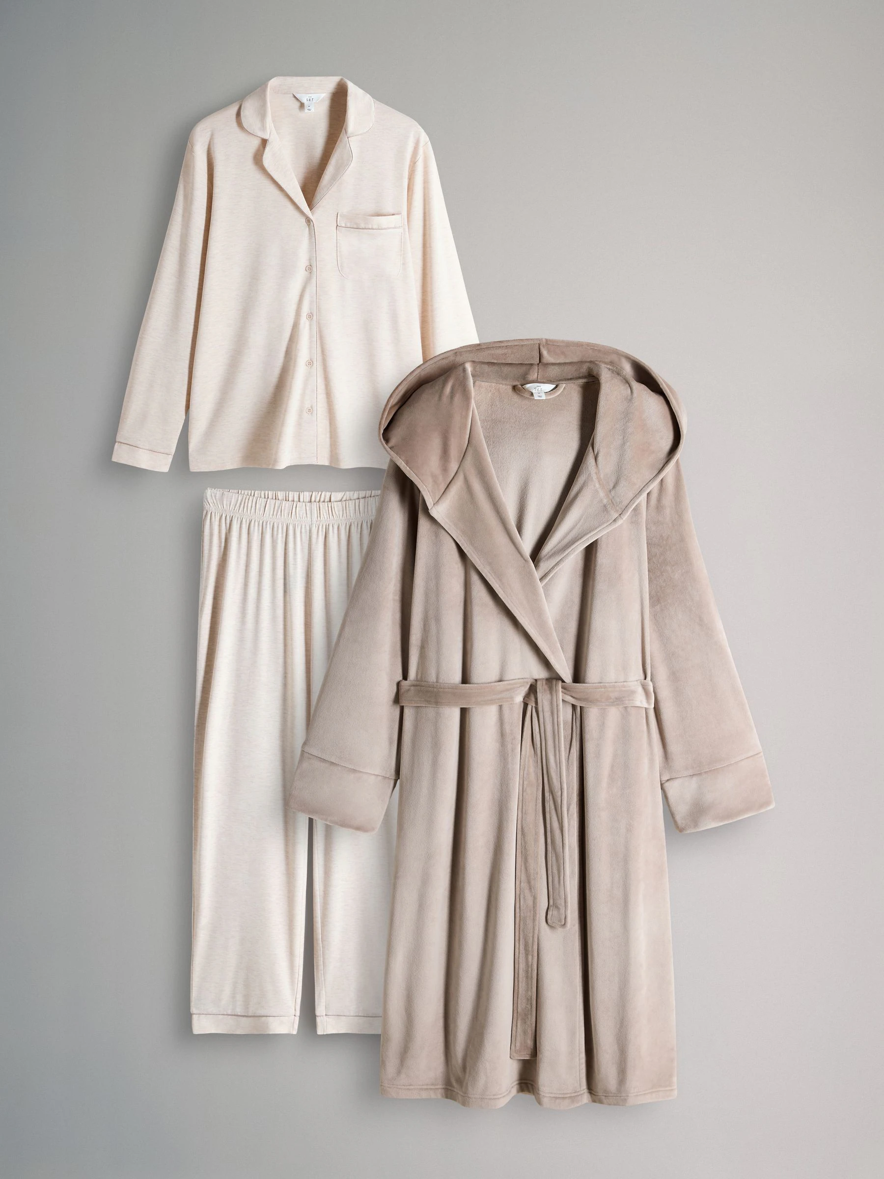 Moutkleurig - The Set 2 Pack Viscose Blend Dressing Gown and Button Through Long Pyjamas with Piping