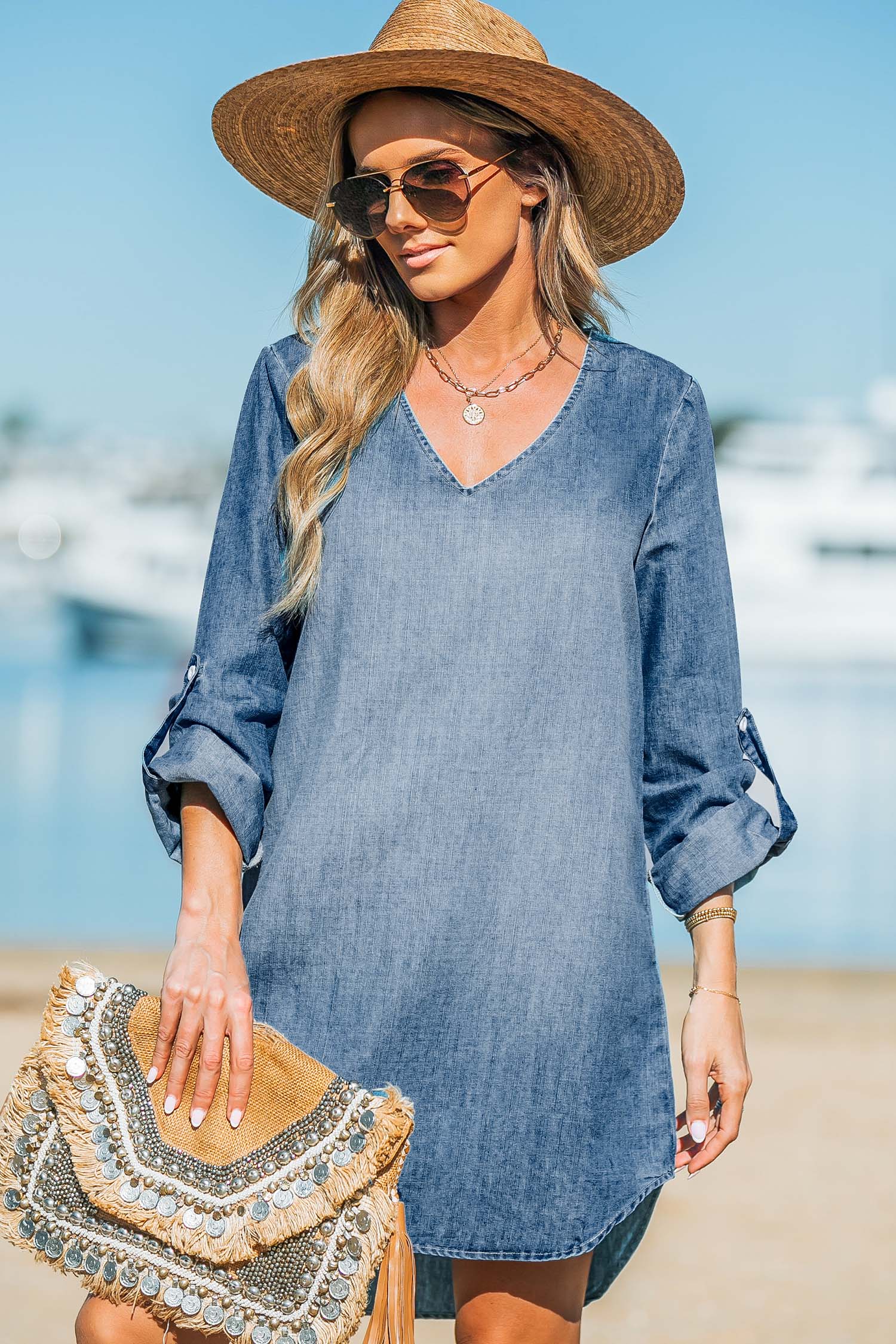 Robe mini en pur coton et denim lavée à la pierre avec col en V