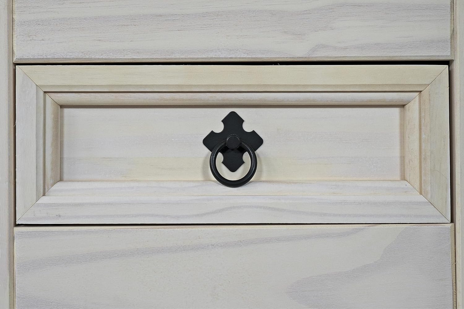 SAM Sideboard Cancun, Pinienholz massiv, weiß lasiert, Kommode mit 3 Türen & 3 Schubladen, Schwarze Metallgriffe, honigfarbene Deckplatte