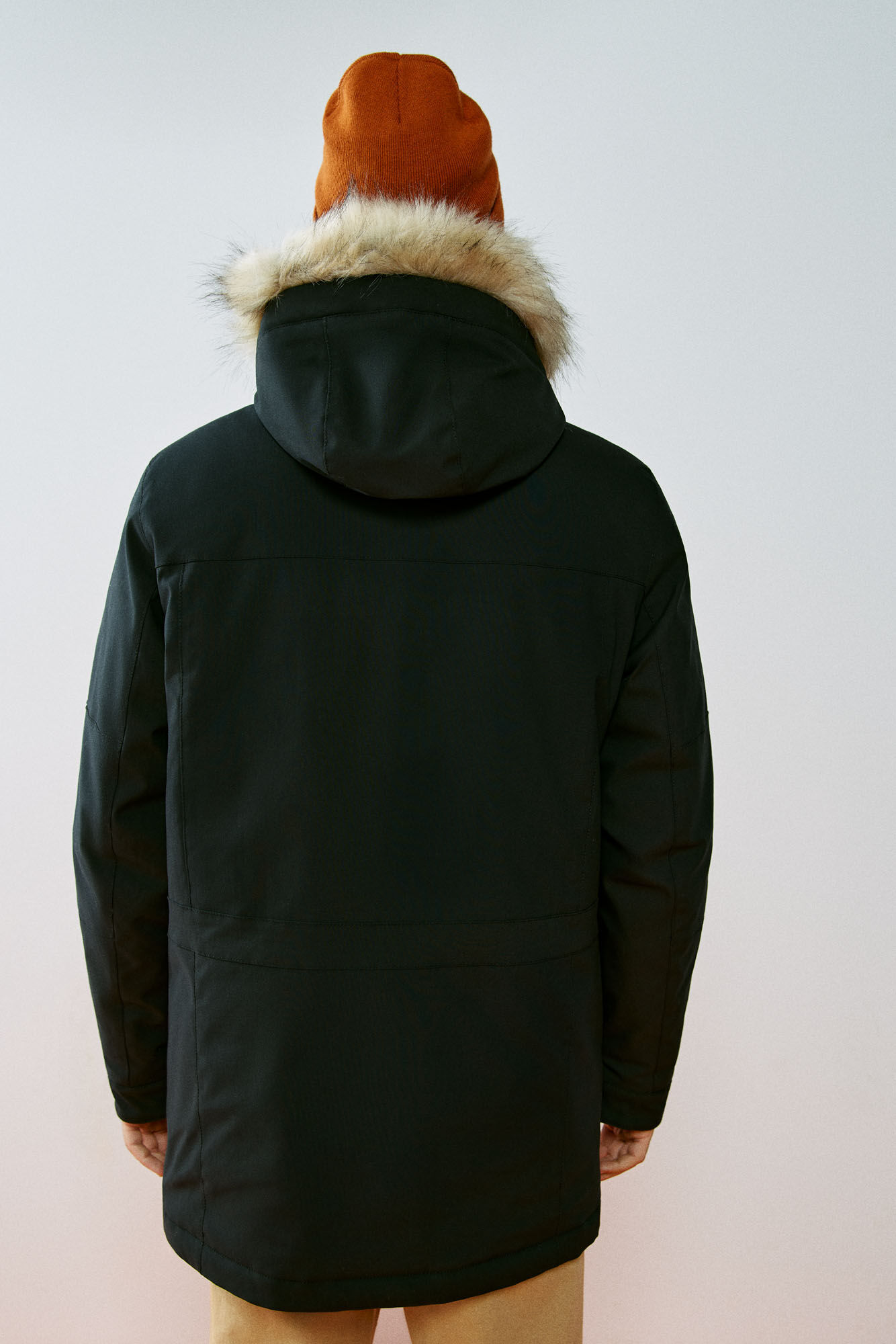 Parka técnica acolchoada em pele