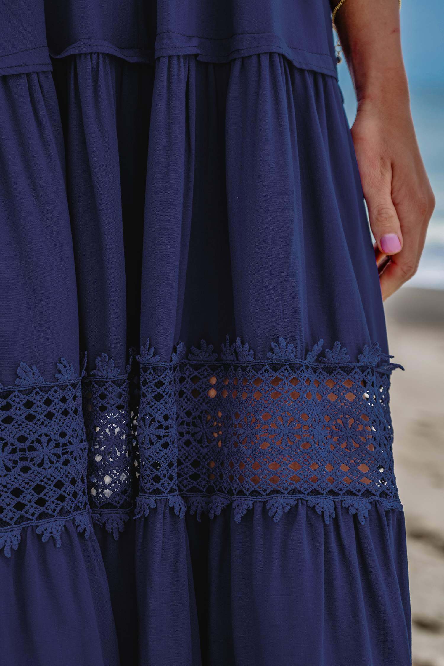 Robe maxi à épaules dénudées en dentelle