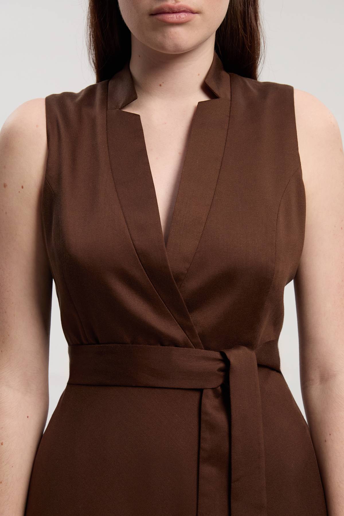 KarenMillen Robe Maxi en Lin Ajustée à Nouer à la Taille Style Portefeuille