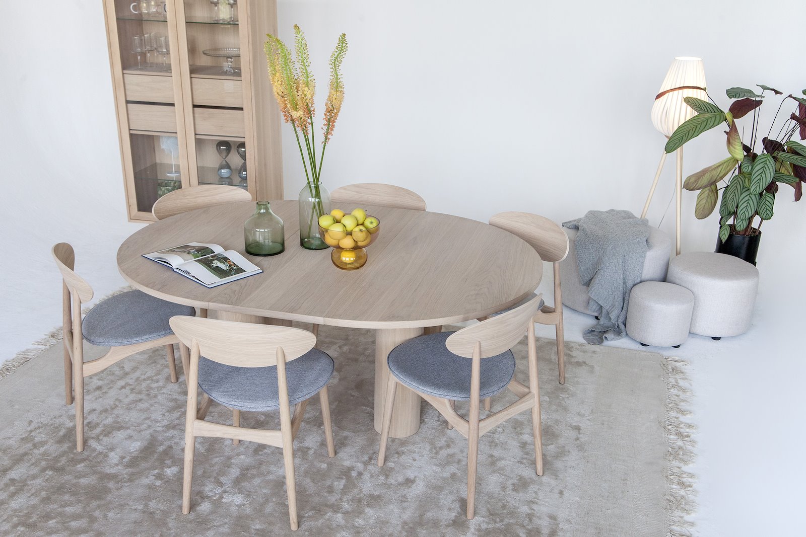 Karla spisestol Hvitoljet eik med tekstil Jenny offwhite