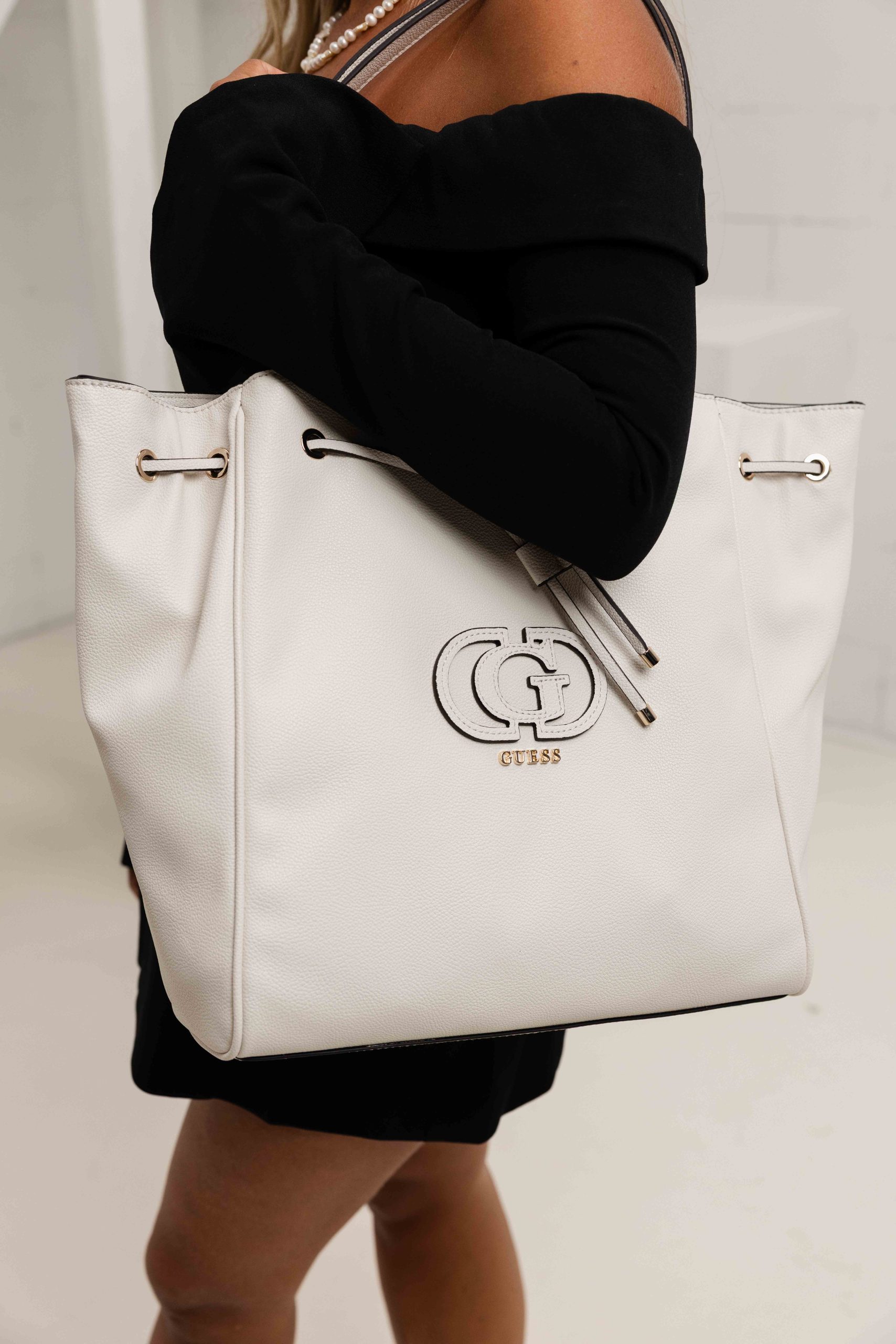 Guess Calebra Drawstring Tote Tas Dames Wit