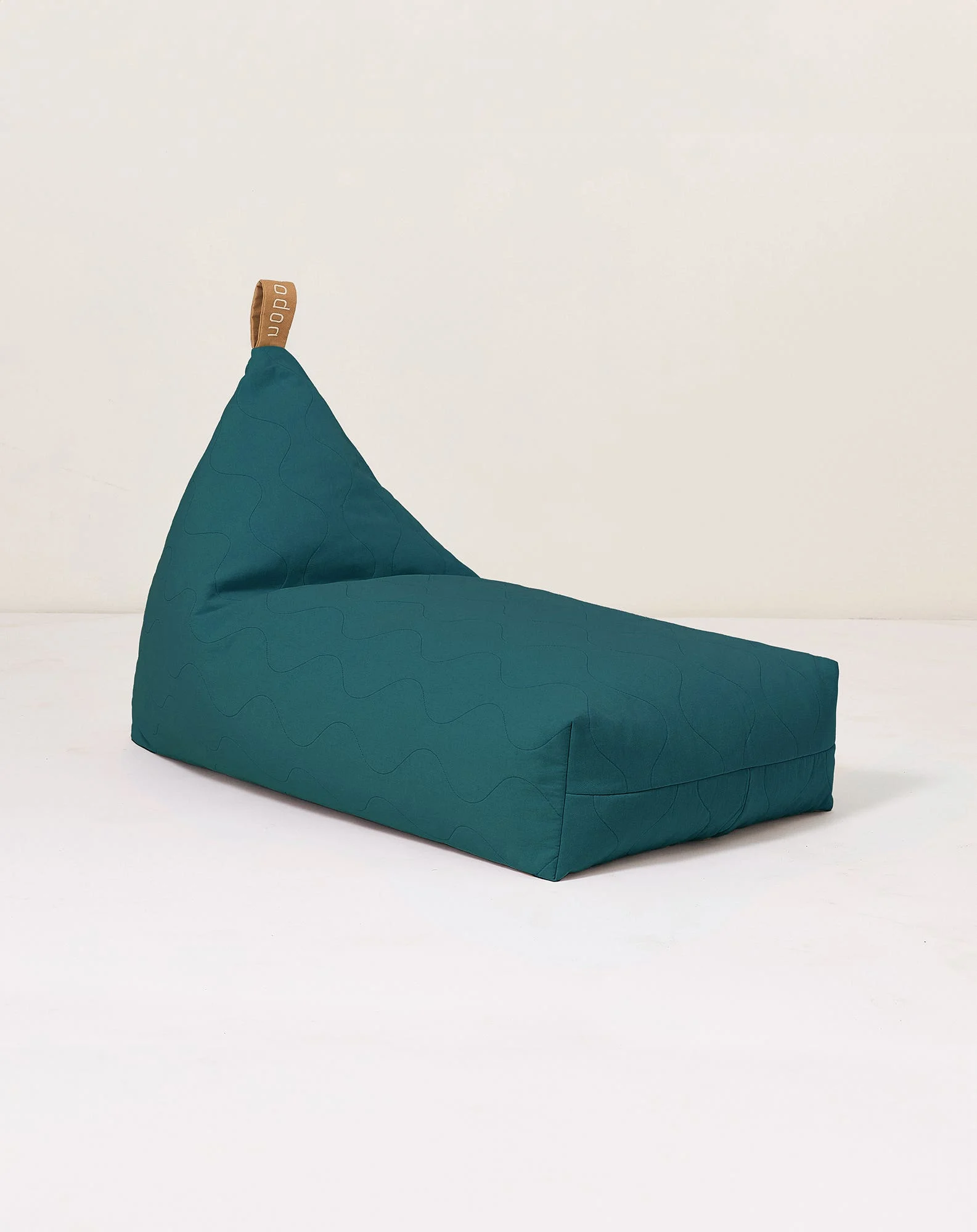 Pouf long matelassé en coton bio lavé - taille enfant - l1n0 | Bleu