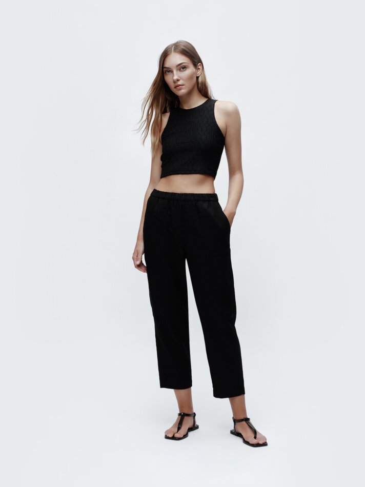 Blusa com bordado suíço - Preta