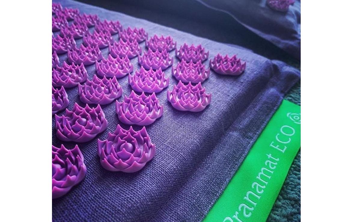 Eco Massage Set – Matte und Kissen dunkelviolett<br>Nahhaltiges, handgefertigtes Rücken- und Kopfmassage Set