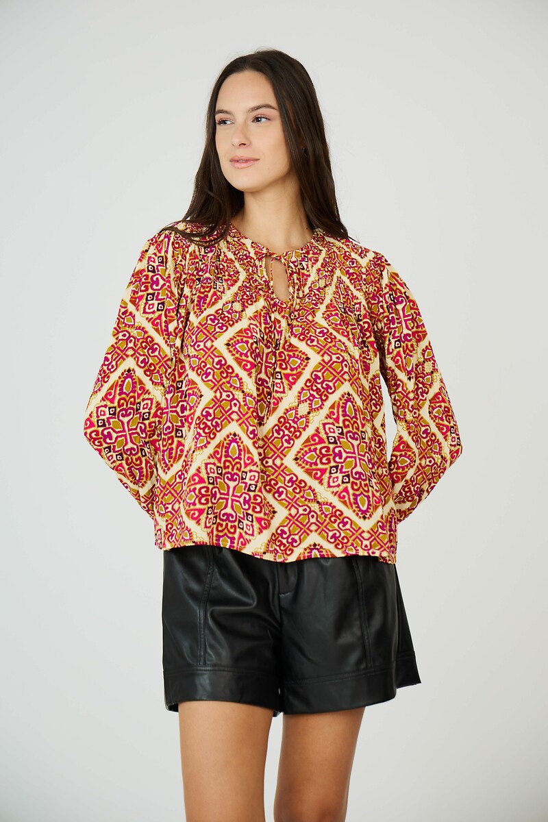 ATÉ BREVE<br>Blusa com decote em V