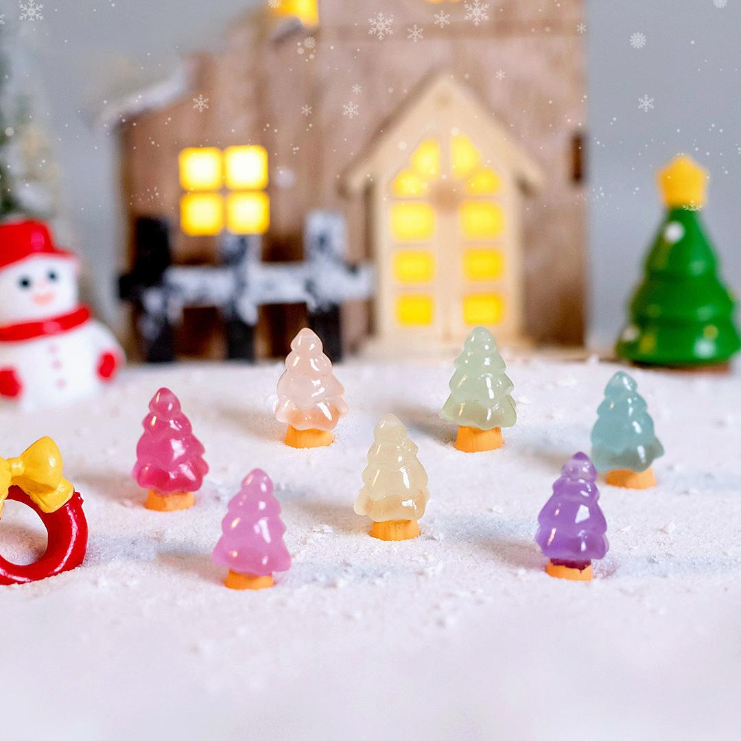 (10er Set) 20mm Fluoreszierende Tannebäume Leuchtende Mini Weihnachts Bäume Garten Deko - Assortiert