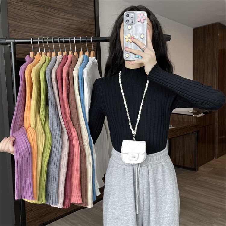 LINSI - Effen gebreide top met lange mouwen en mockneck