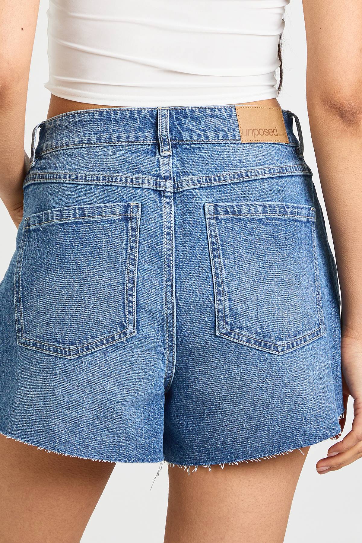 boohoo Short En Jean Taille Haute À Ourlet Brut