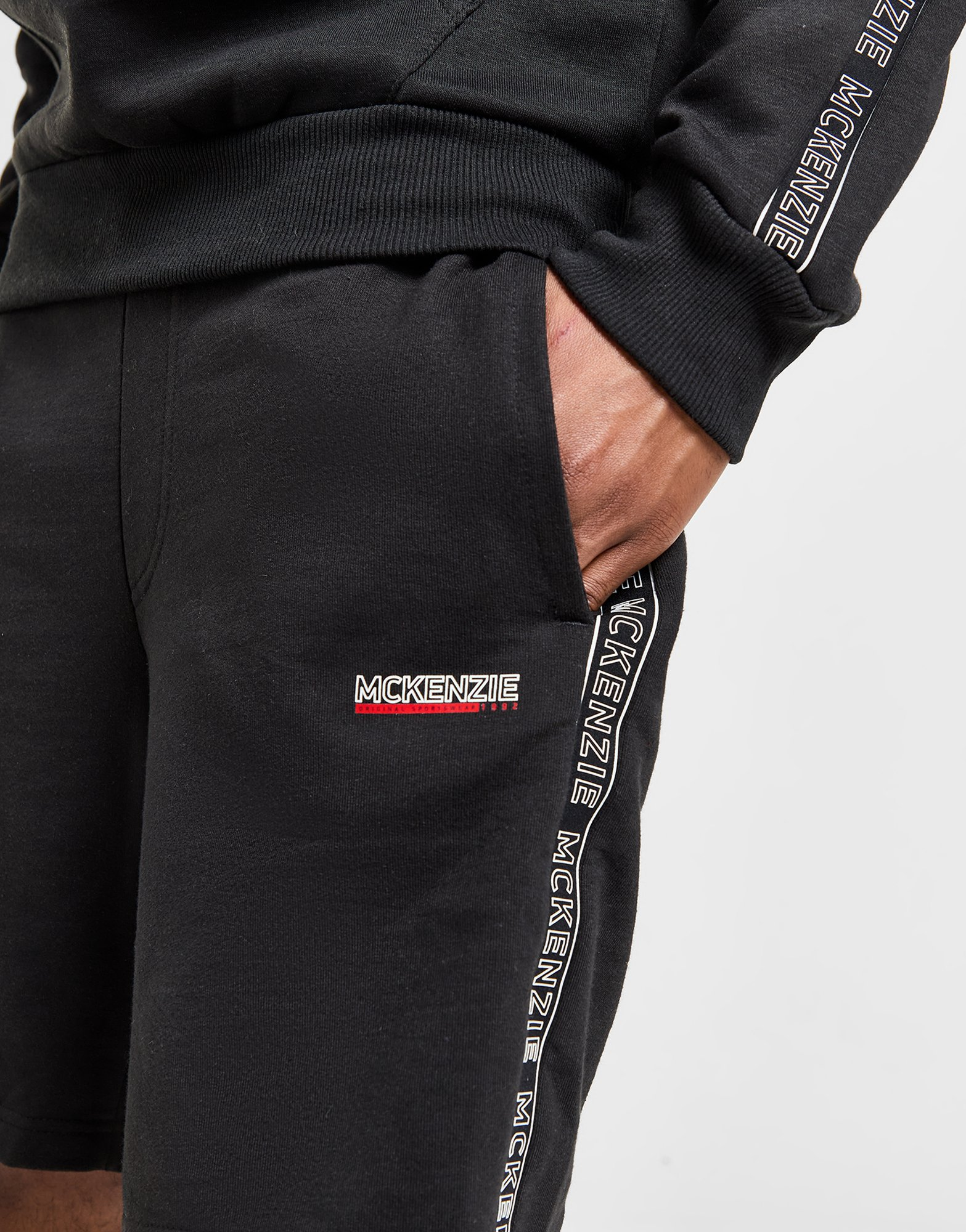 McKenzie Ensemble Sweat à Capuche/Short Essential Tape Homme