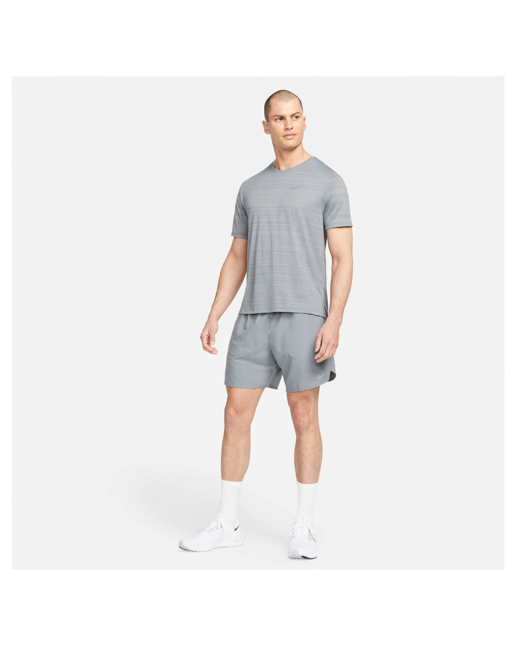 Nike| Herren Laufshorts STRIDE 7IN SHORT BF