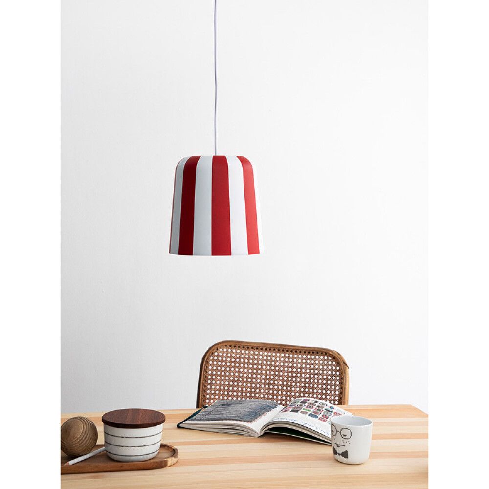 TAKLAMPE DYBERG LARSEN GRY RØD/HVIT