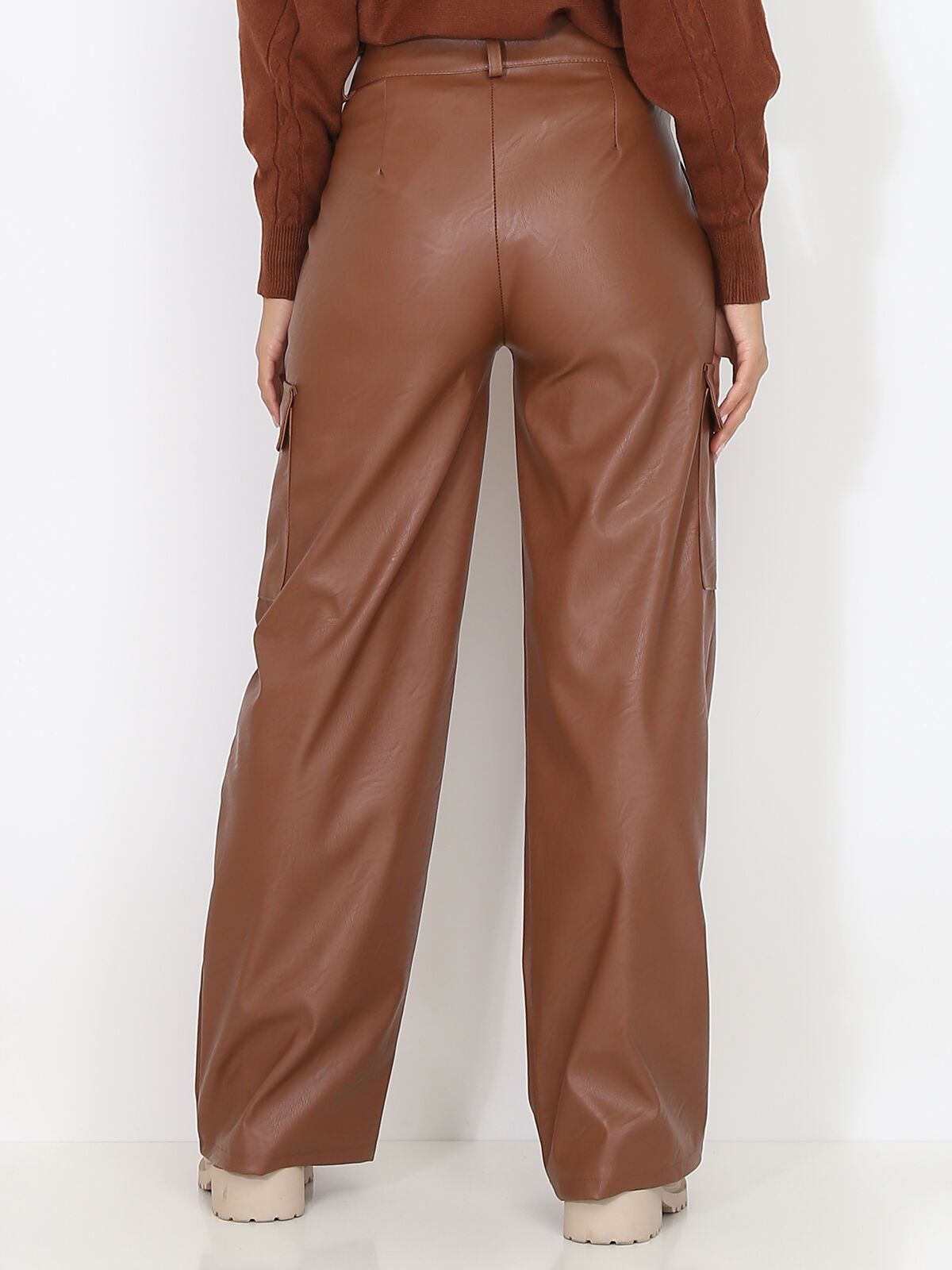 Pantalon cargo évasé en simili- Marron