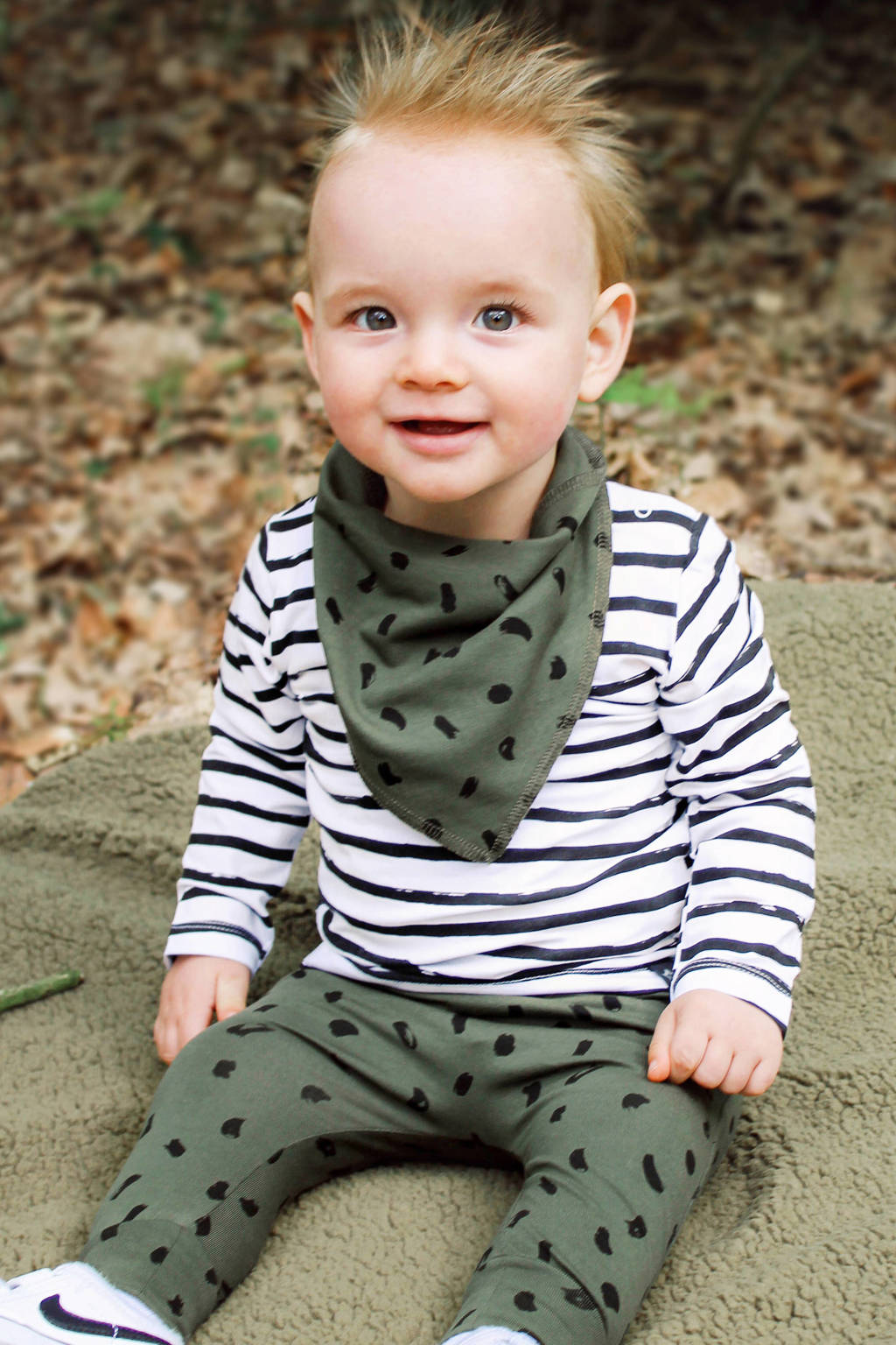 Your Wishes baby broek met all over print donkergroen/zwart