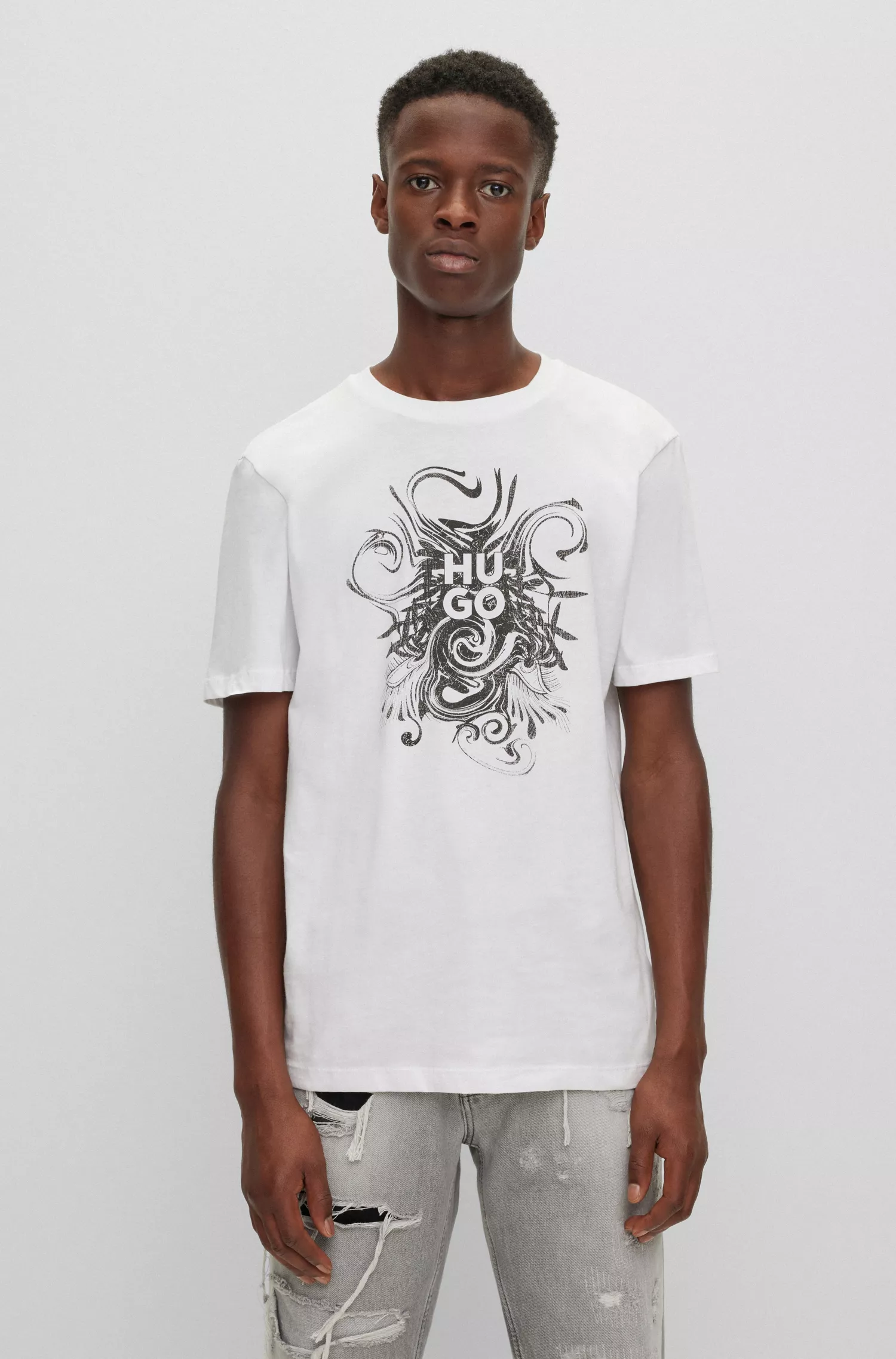 Camiseta HUGO vermelha em malha de algodão com estampa de logos sobrepostos