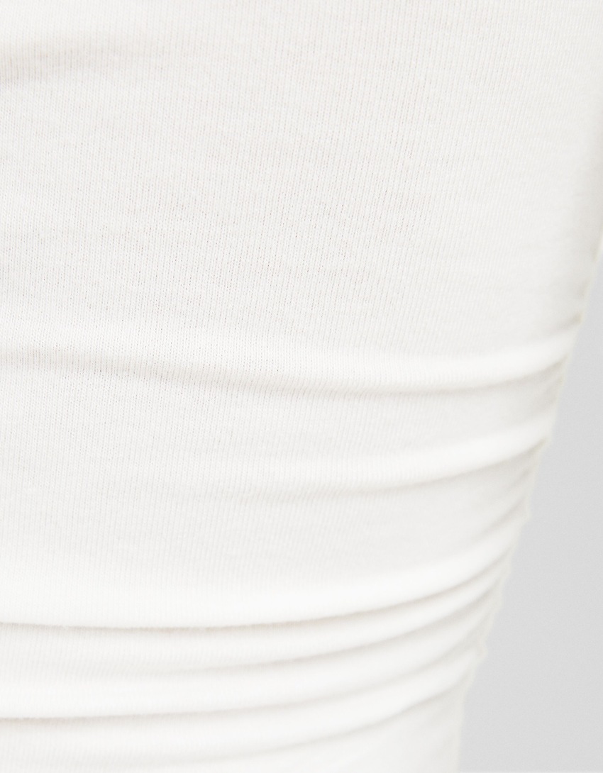 Camiseta de manga comprida com detalhes de costura