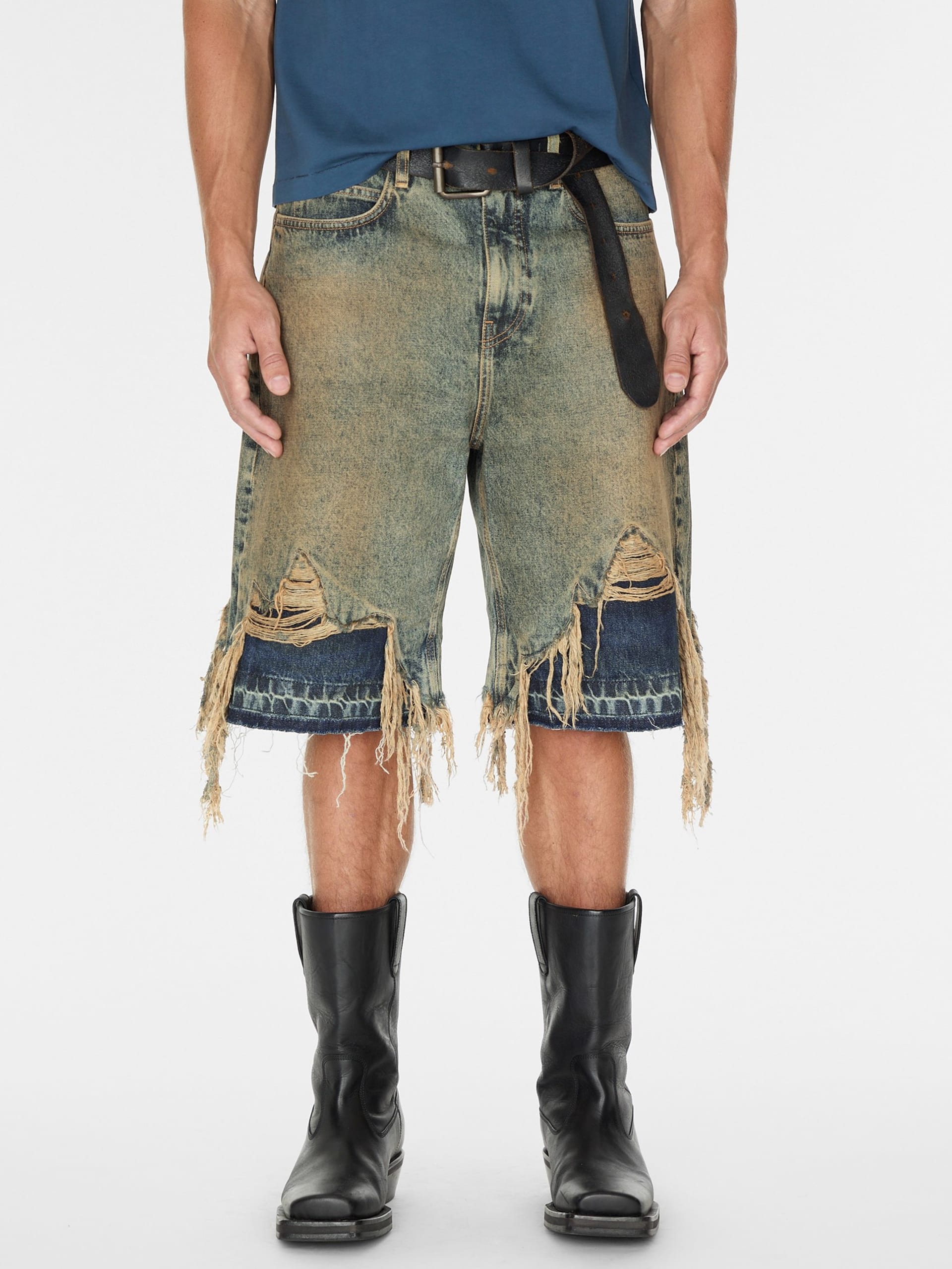 short jeans desgastado