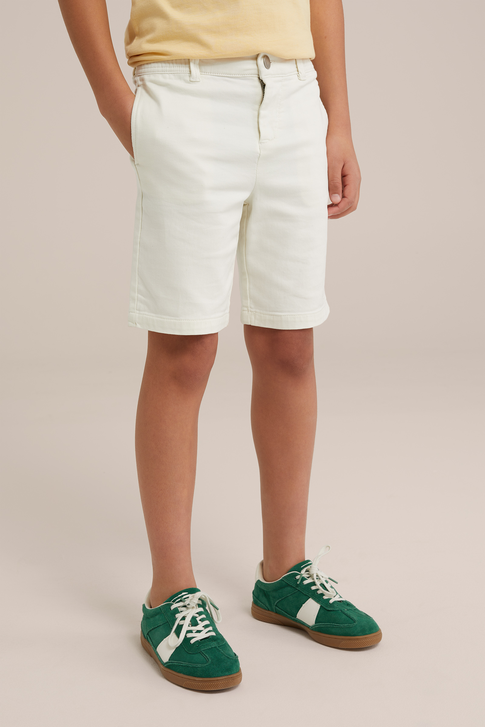 Jongens regular fit chinoshort met stretch WE Fashion Gebroken wit