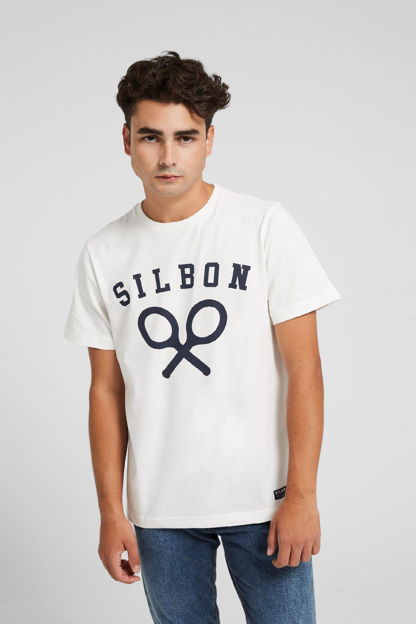 Camiseta branca corporativa com estampa de raquete de tênis - Branca