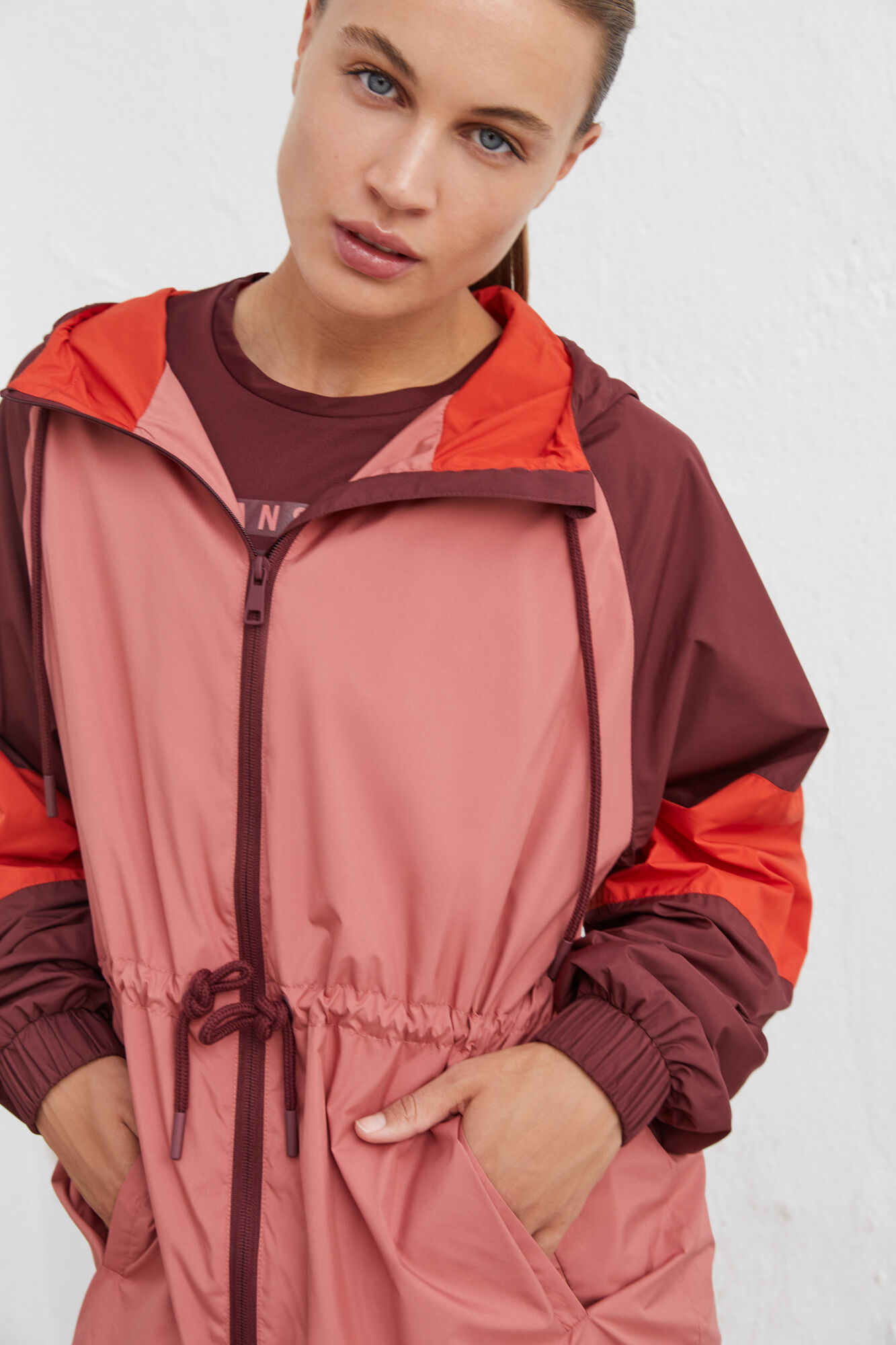 Jaqueta técnica granada - estampada