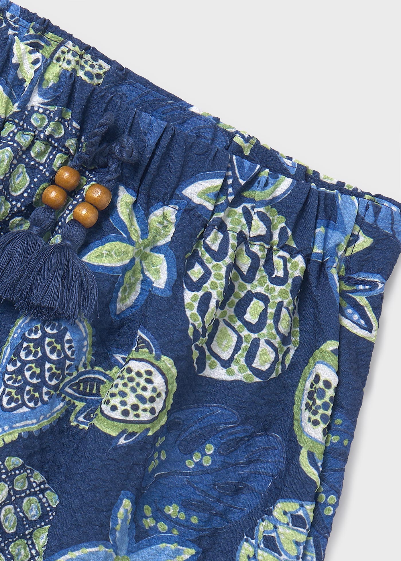 Conjunto de duas peças, blusa e saia, infantil