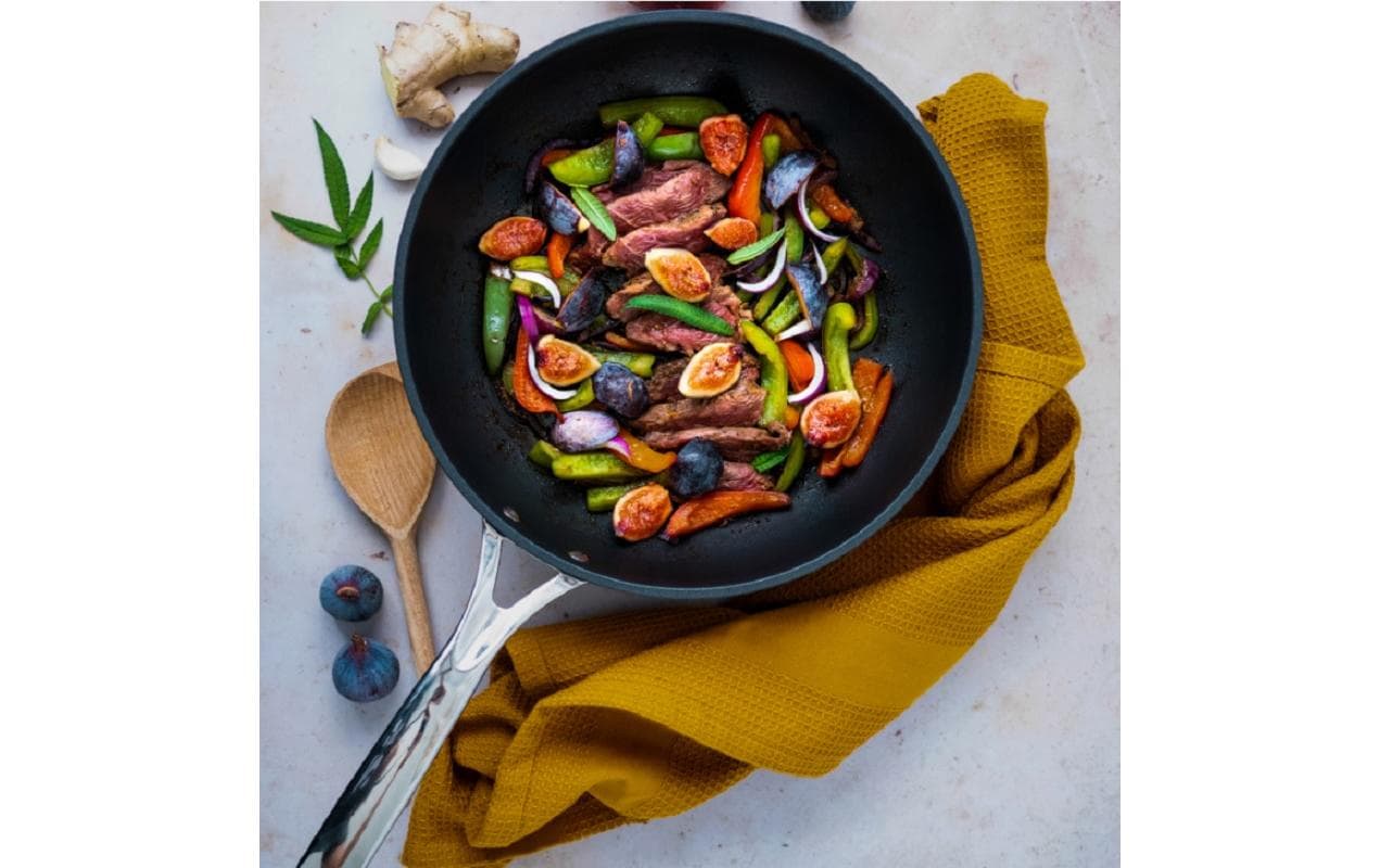 Sauteuse Castel'Pro 28 cm, Antihaft<br>Schwenkpfanne aus Aluminium