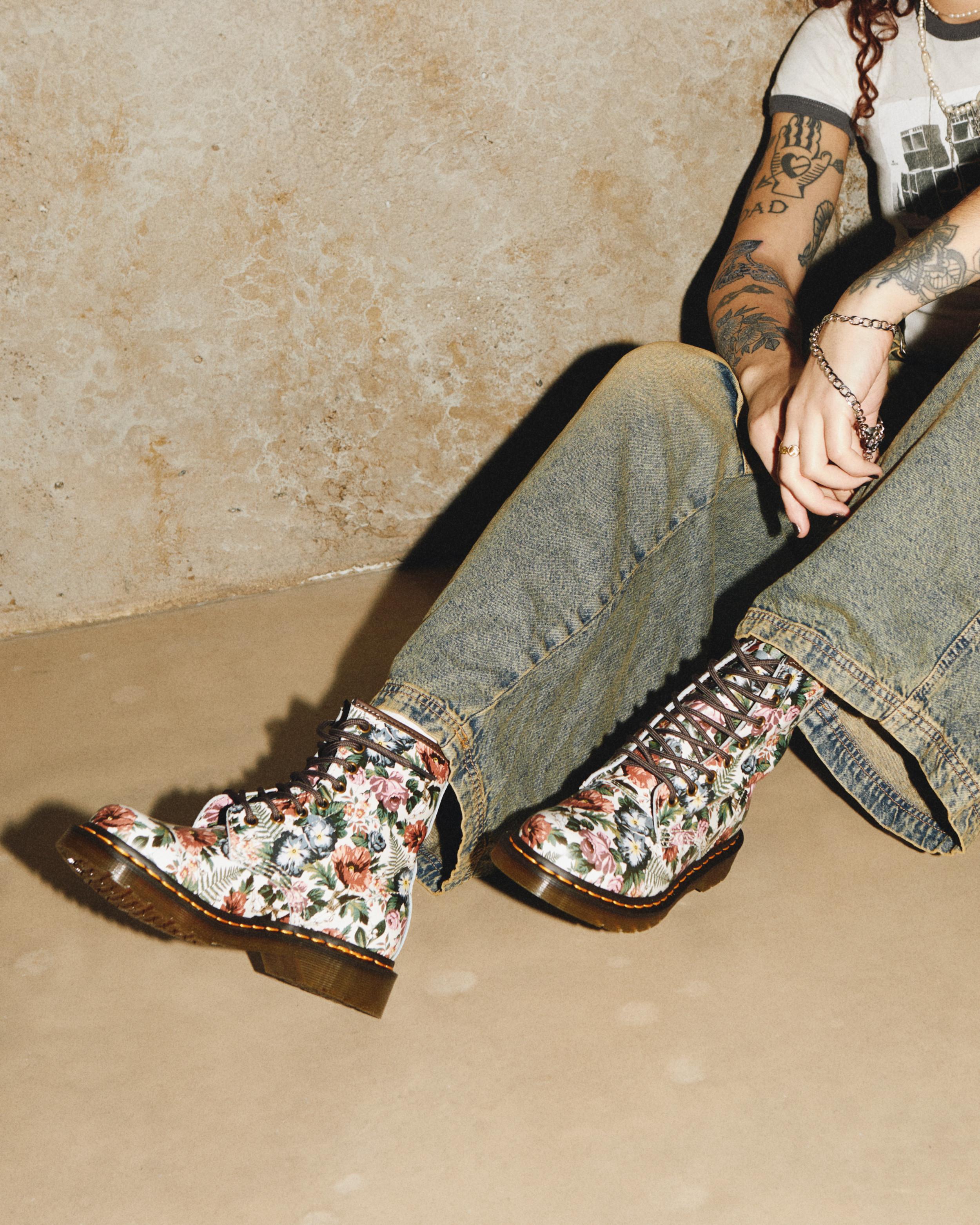 1460 Women's English Garden Leather Lace Up Boots