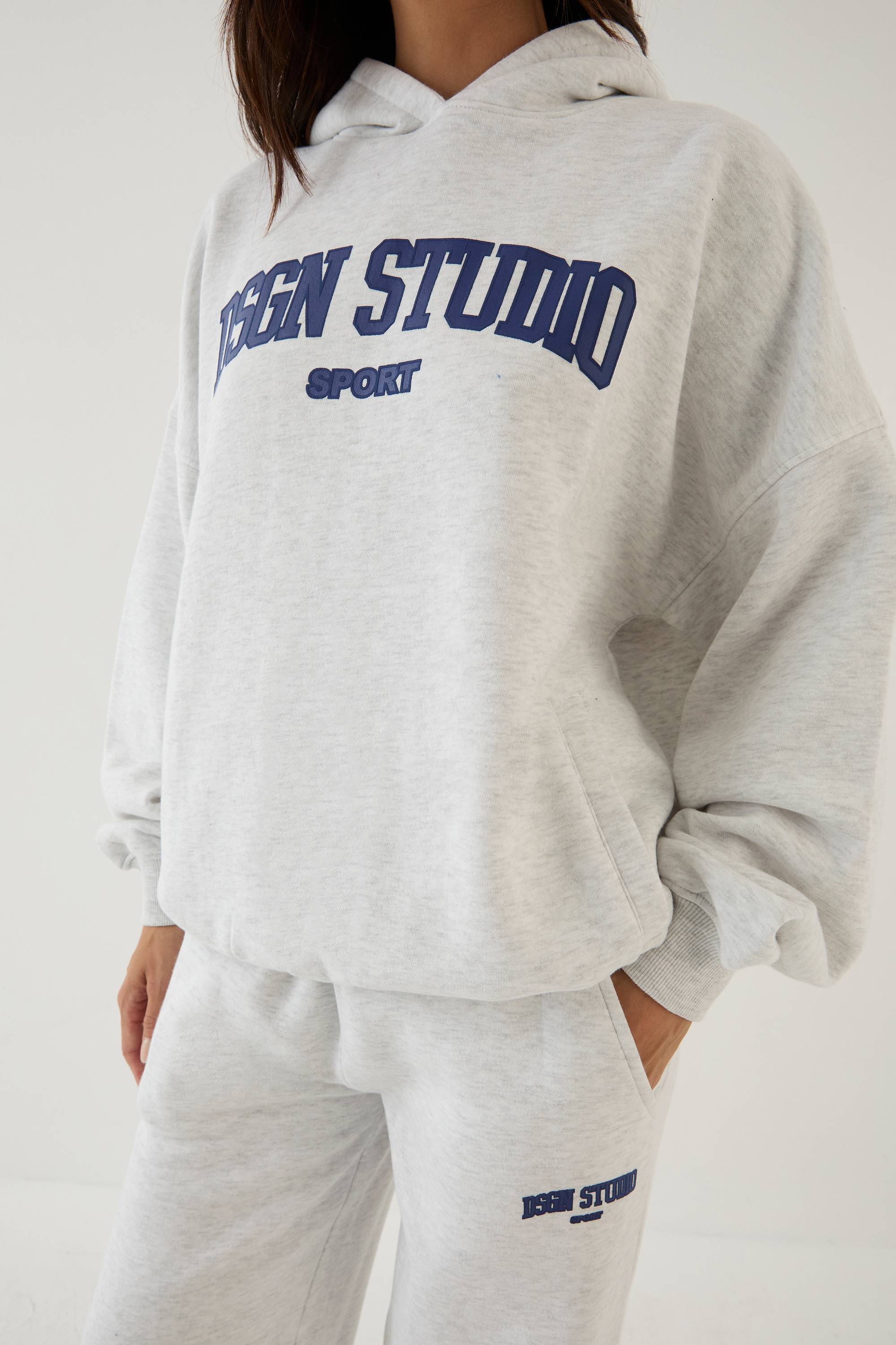 Ensemble De Survêtement À Casynthétiqueche Oversize Dsgn Studio