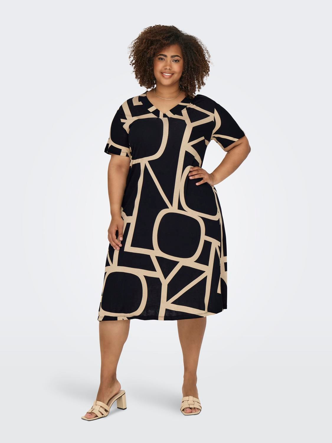 CARFYRLA Midikleid Black