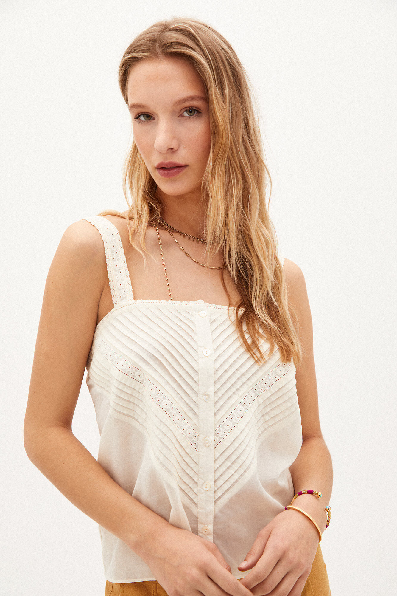 Indra. Blusa romântica de algodão - Bege