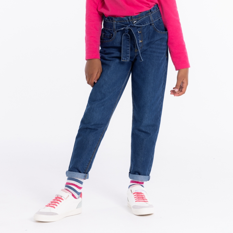 Jean mom à ceinture amovible bleu fille