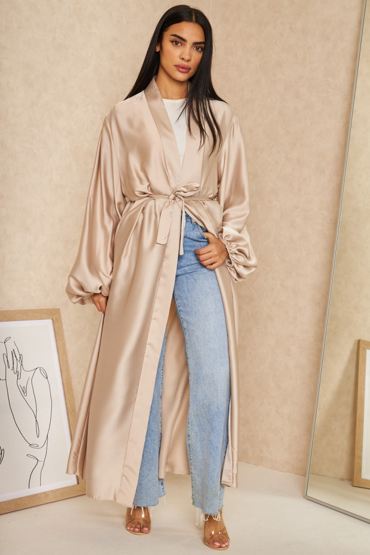 Kimono long satiné ceinturé beige
