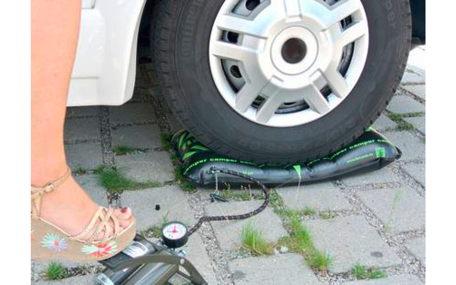 Flat-Jack Camper Reifen-Luftkissen für Fahrzeuge bis 6 Tonnen & bis 255 mm Reifenbreite