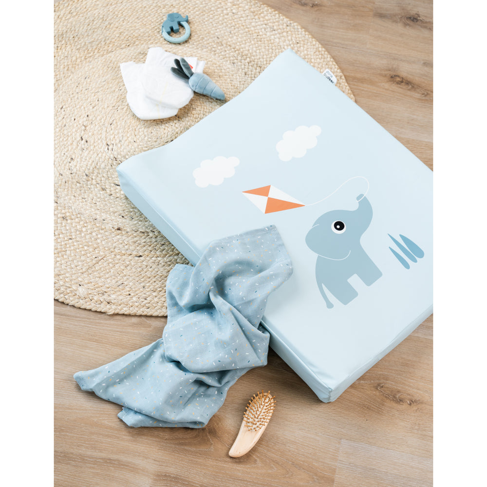 Køb DonebyDeer Blue Puslehynde Easy-Wipe Playground