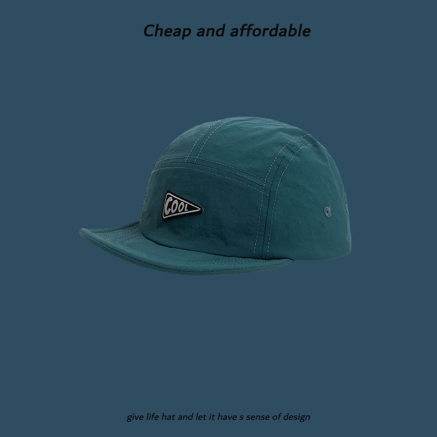 Alpha Kiss - Baseballpet met letters en applicaties