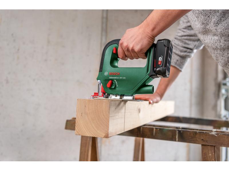 Bosch Akku-Stichsäge Universal Saw 18 V-100 Solo Die Allround-Stichsäge für vielseitige Aufgaben