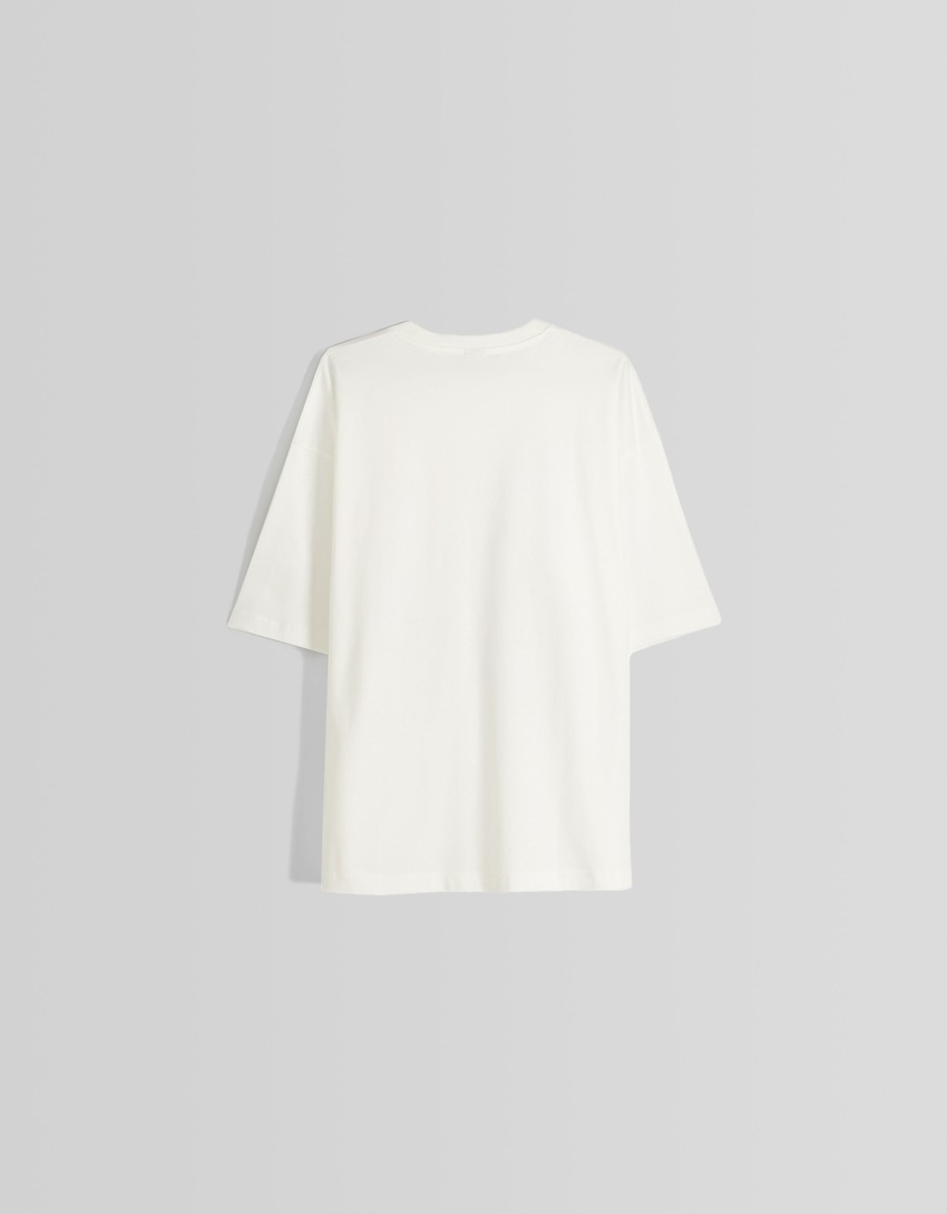 Camiseta de manga curta extra folgada com estampa.