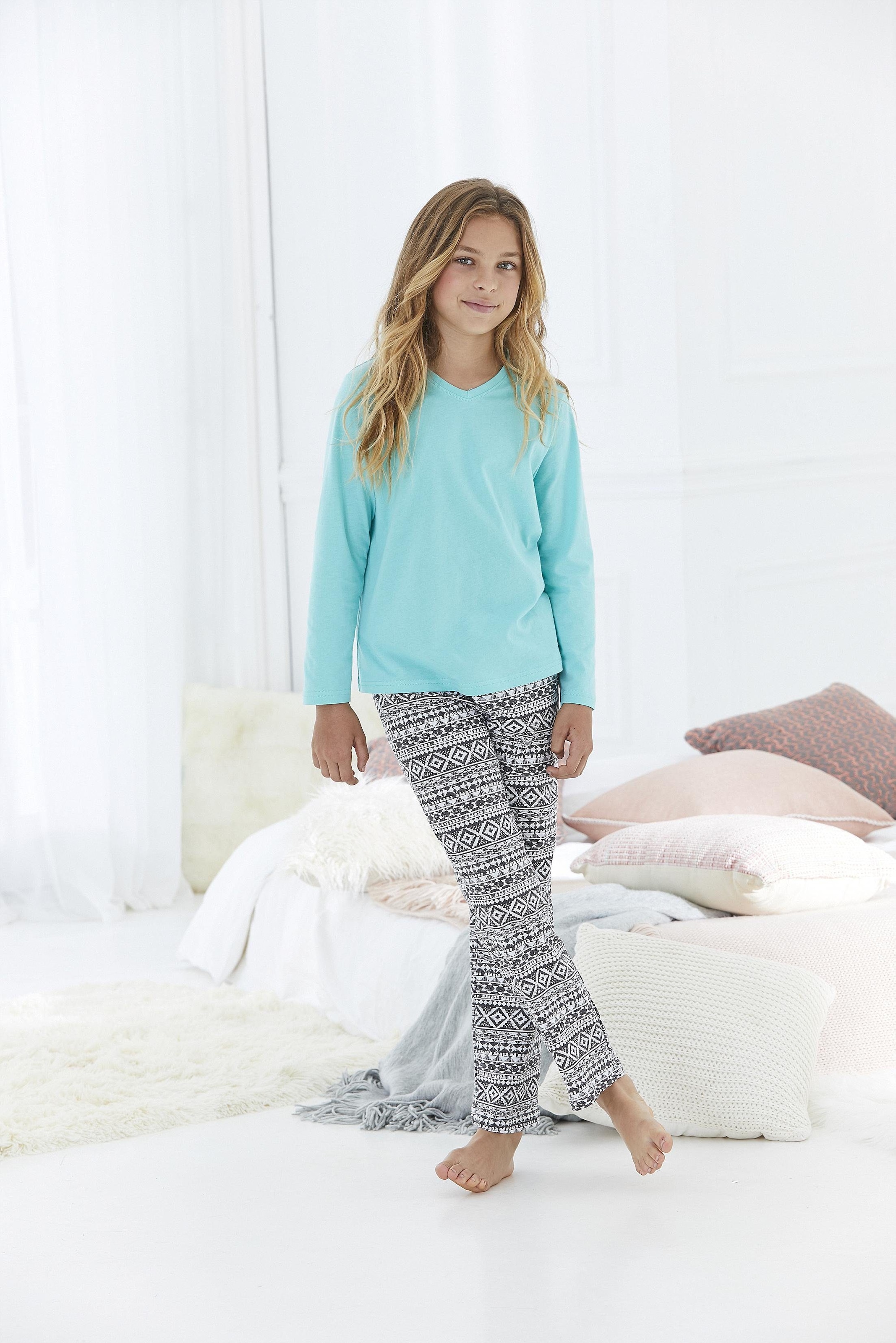Buffalo Pyjama, 2 mit cool bedruckter Hose