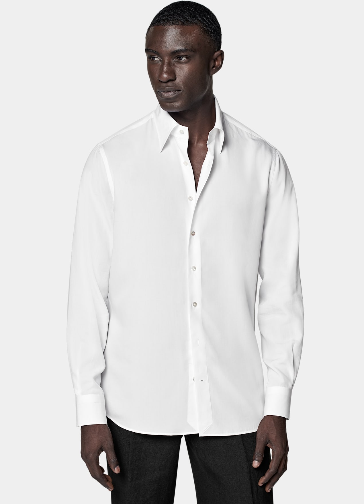 Chemise coupe ajustée à col classique large blanche