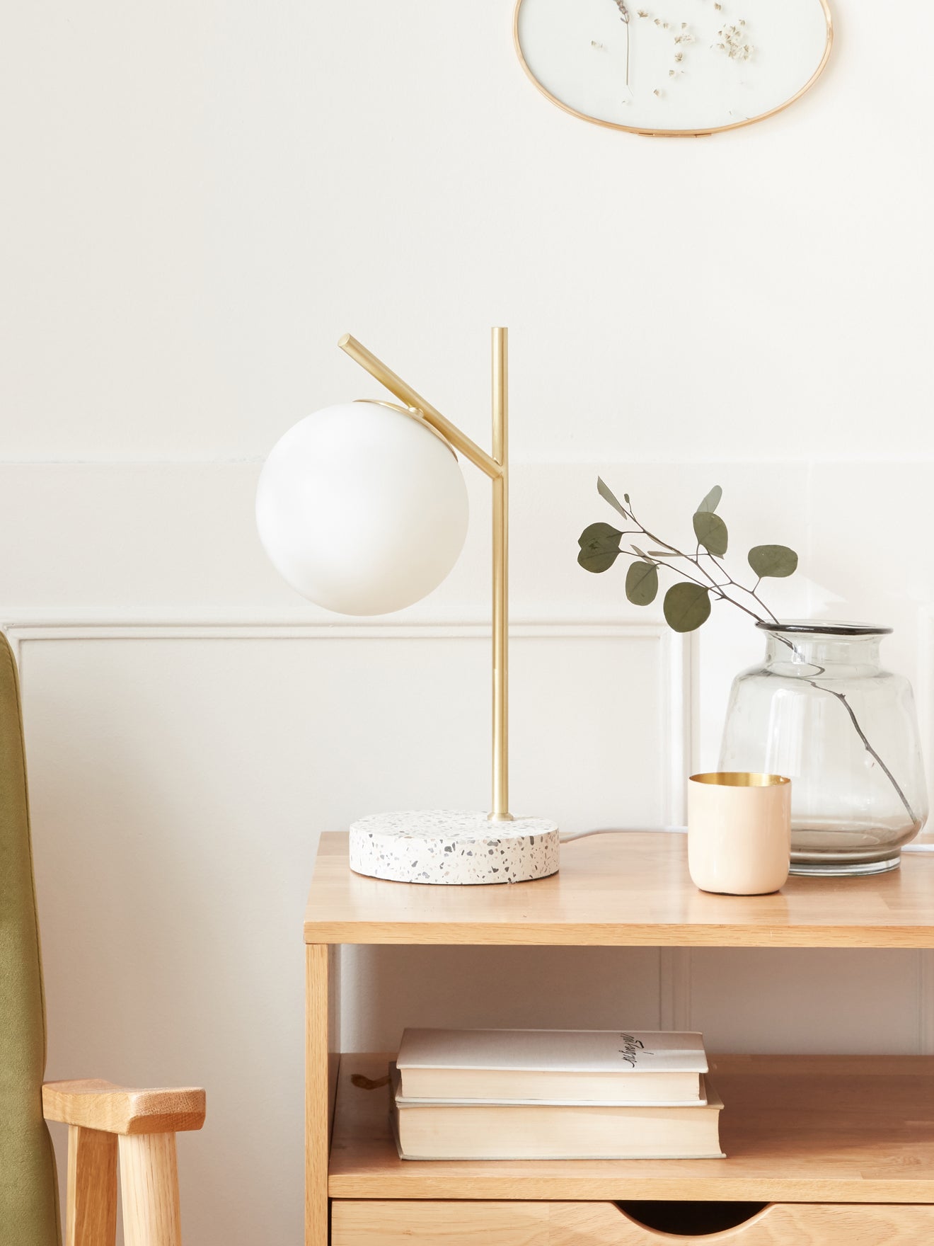 Lampe globe verre et terrazzo