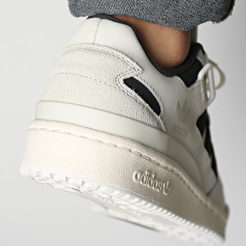 Baskets Forum Low IE7217 Orbit Grey Core Black Carbon