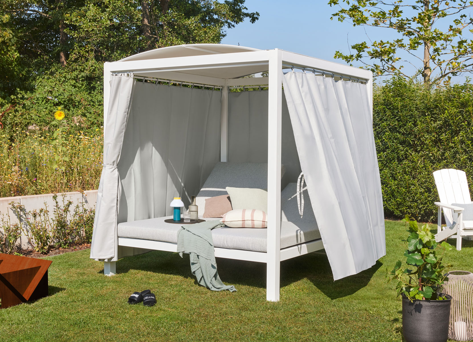 Home Deluxe Sonnenliege LYON mit Abdeckung 208x188x215cm