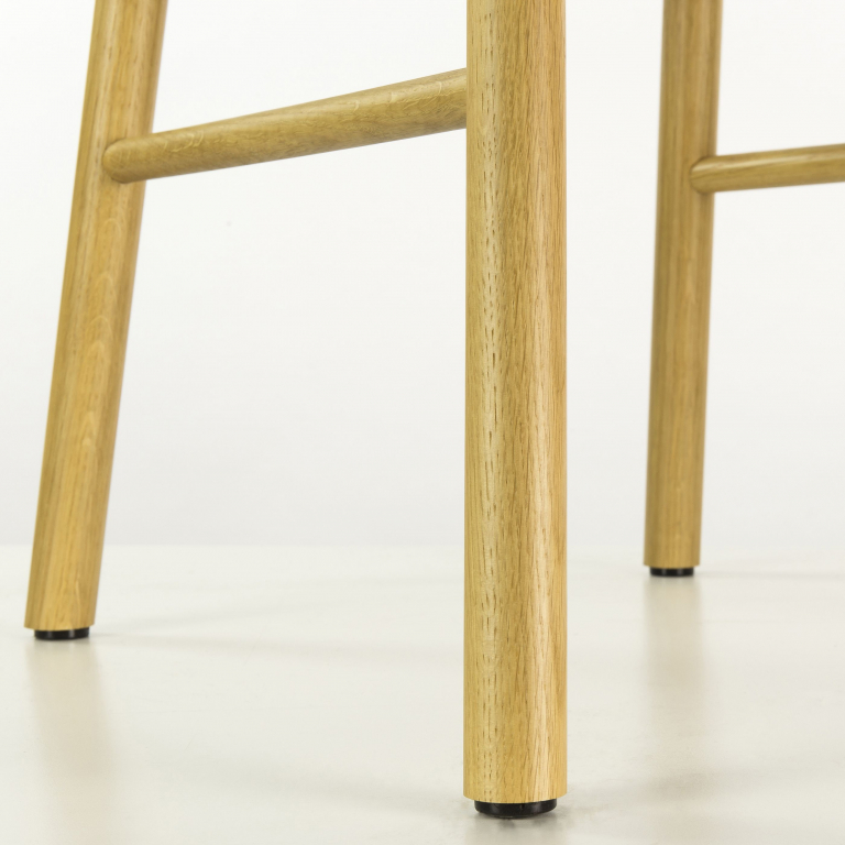Normann Copenhagen Form Armchair stoel met eiken onderstel blauw