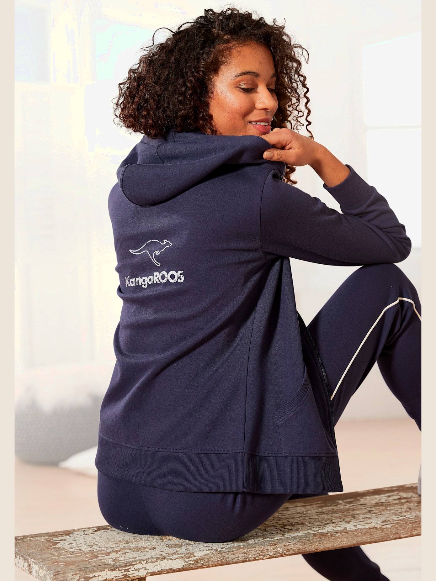 Veste sweat à capuche avec cordon de serrage
