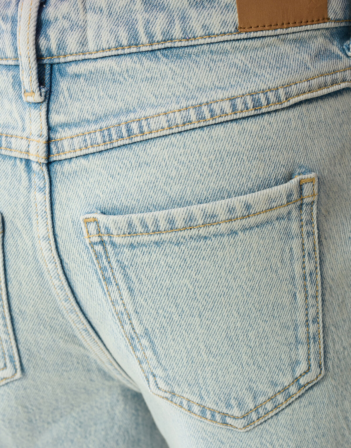 Studs Wide Leg Fit Jeans Bleached