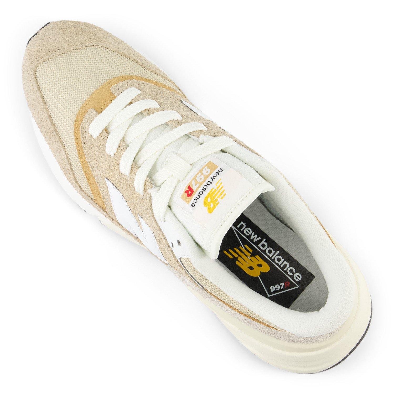 New Balance 977R Trainers