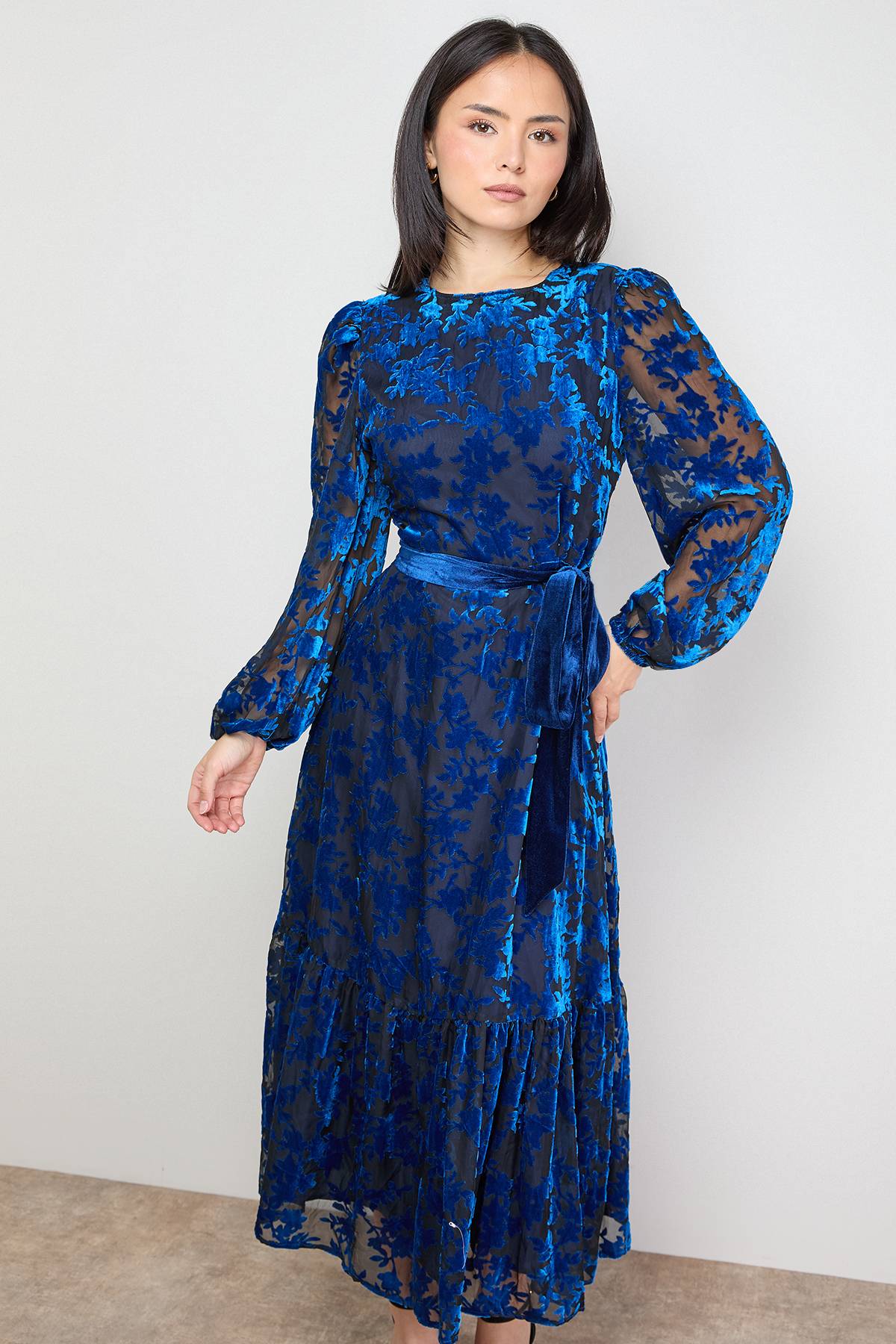 Oasis Robe Maxi Ceinturée Petite en Velours Contrasté