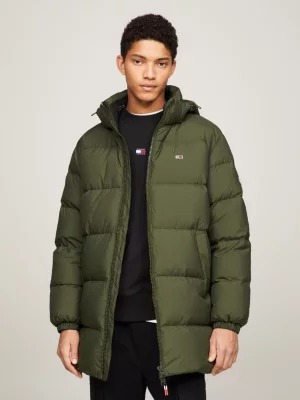 Parka essencial com capuz e enchimento de plumas, corte casual.